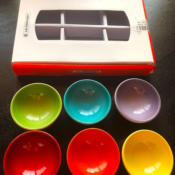 New in box Le Creuset pinch bowl set (6 bowls total; 2oz each), 6 iconic colors! - Picture 2 of 10